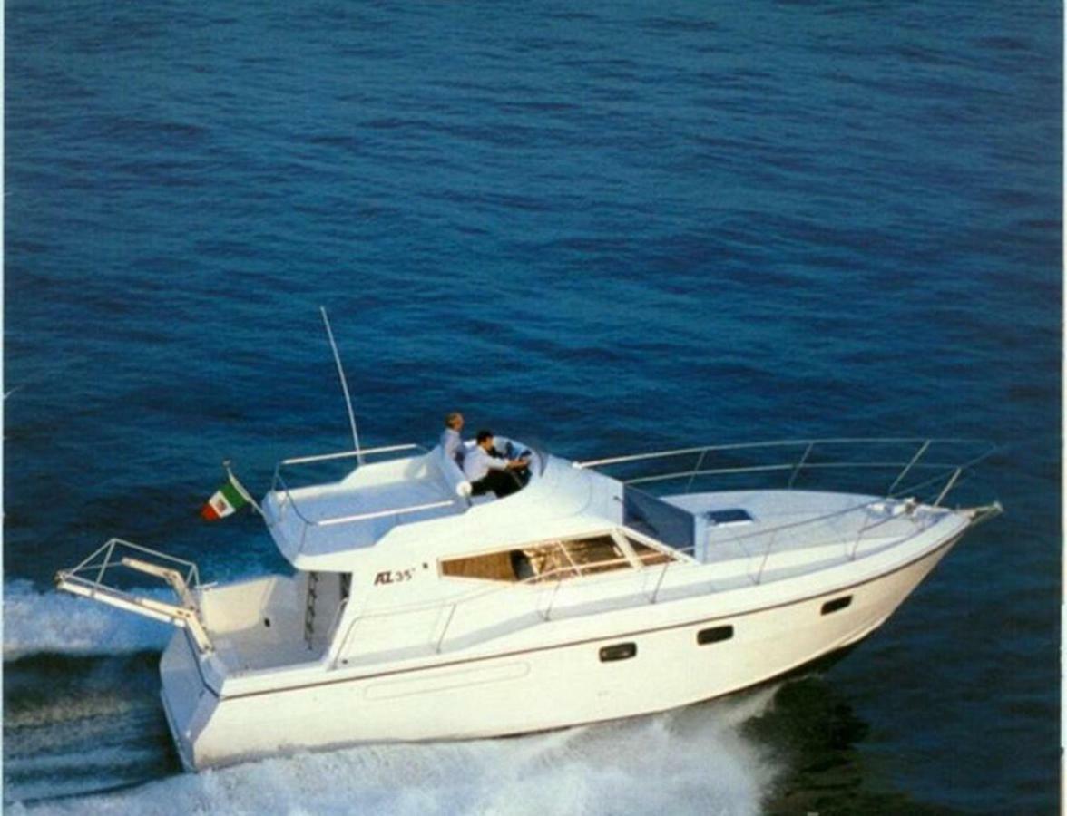 Yacht Suite มารีนาดีกรอซเซโต ภายนอก รูปภาพ
